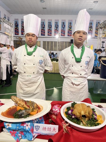 112學年度畢業成果展暨感恩餐會