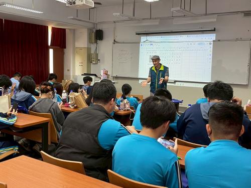 生涯輔導活動-113學年第2學期高一高二景文科大參訪體驗課程